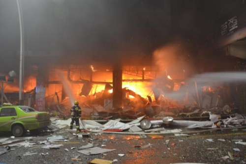 四川商城爆炸已致4人死亡