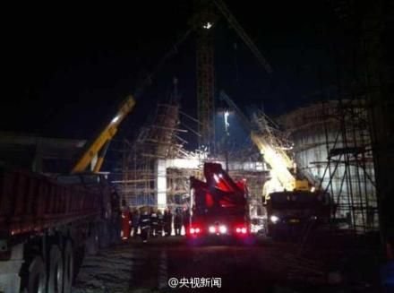 昨日下午6点25分，河北辛集钢信水泥有限公司的一个在建厂房发生坍塌。