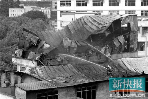 广州一家具厂起火燃烧8小时 无人员伤亡