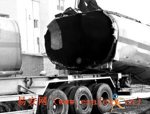 广东茂名一停车场内油罐车爆炸致1死2伤-易安