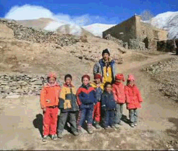 30多儿童“躲”过青海玉树地震